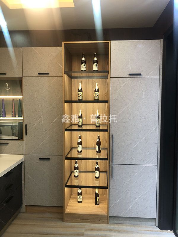 衣柜门