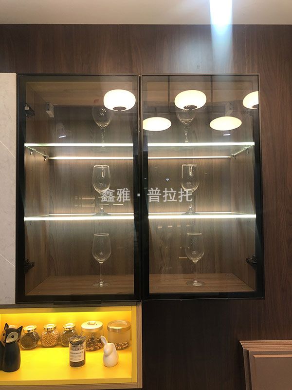 衣柜门