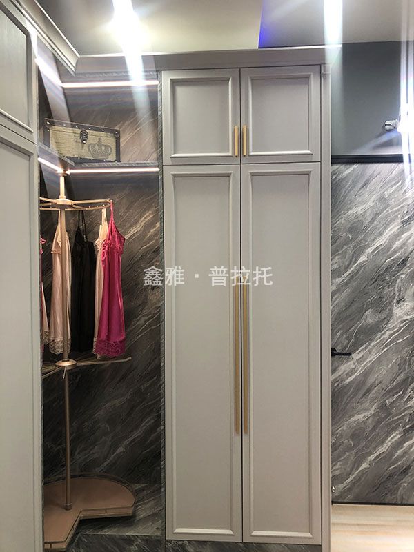 衣柜门
